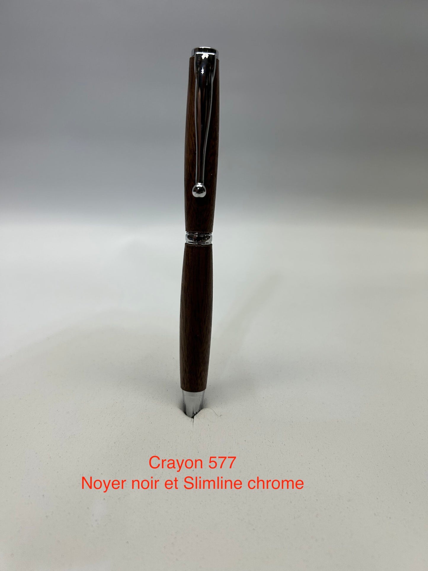 #577 - Slim line, noyer noir et chrome