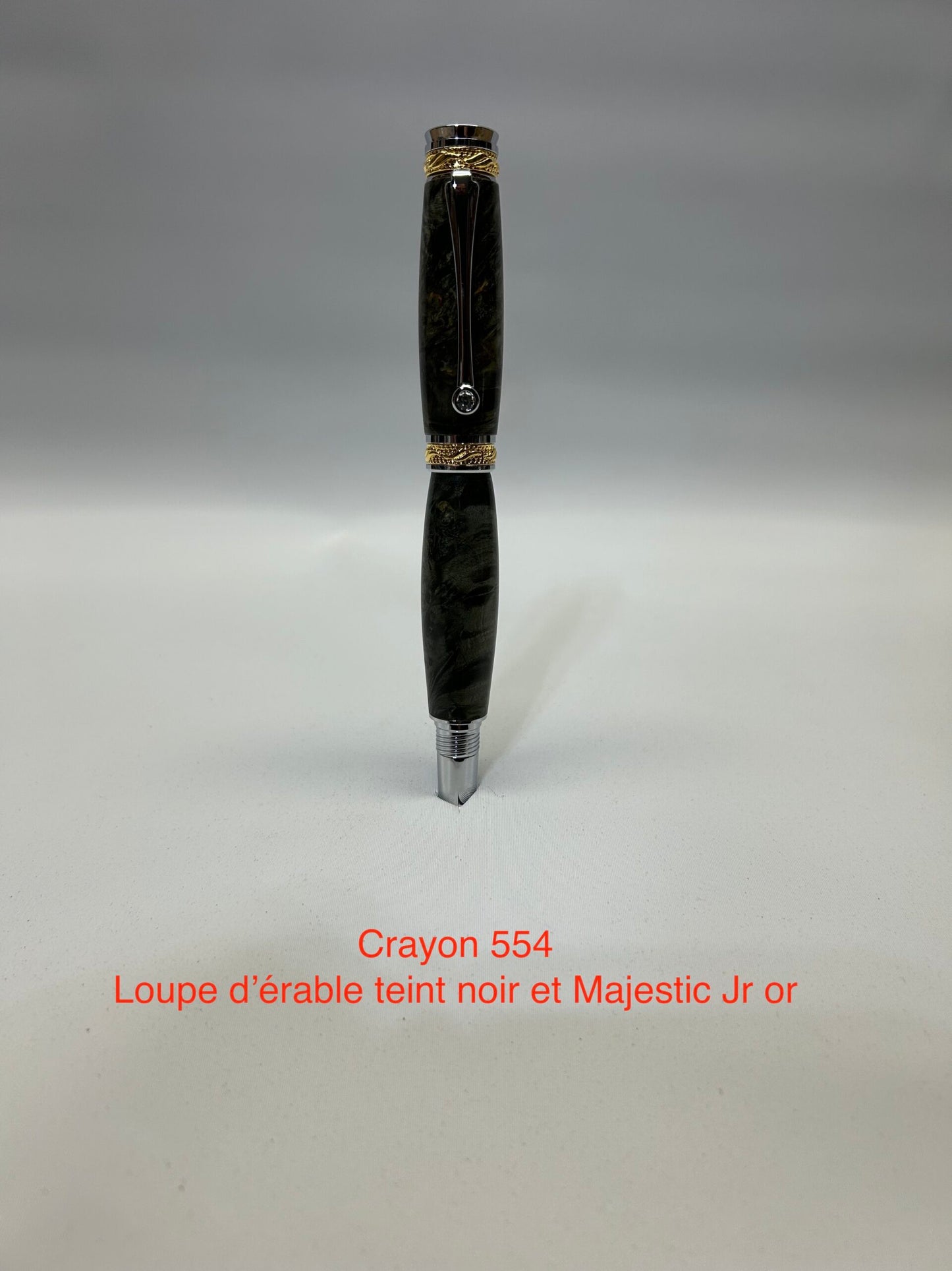#554 - Majestic jr, loupe d'érable teint noir et or