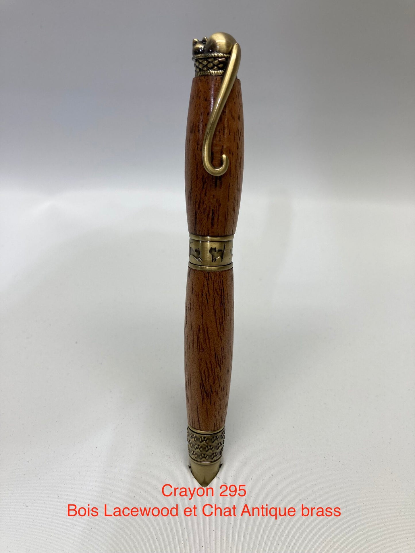 #295 - Chat, bois lacewood et antique brass