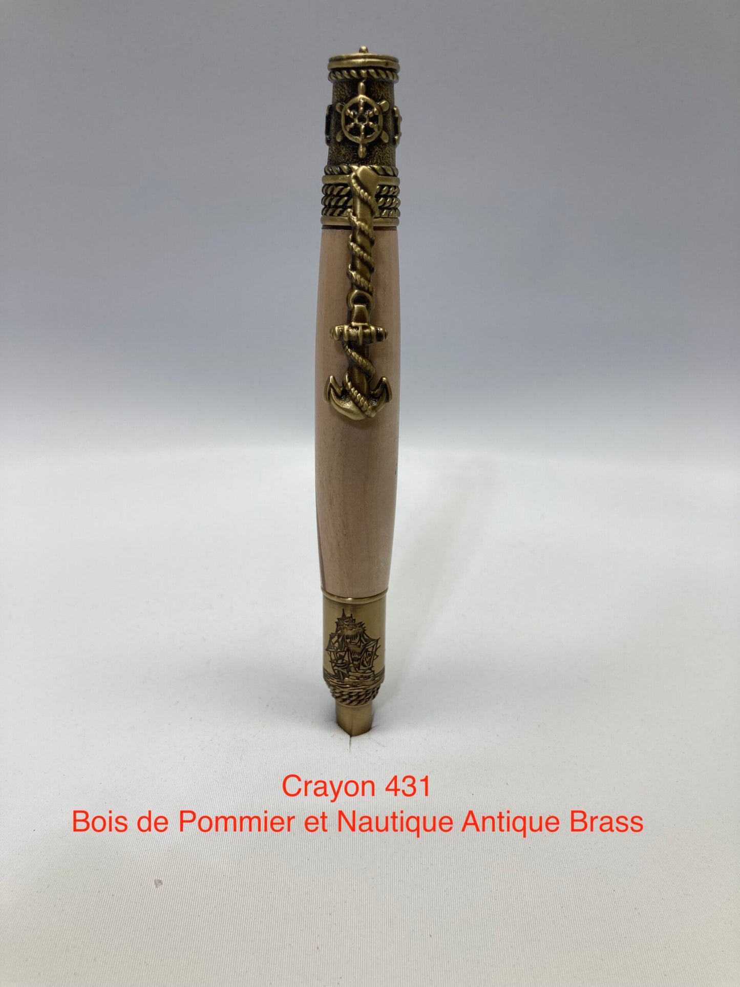 #431 - Nautique, bois de pommier et antique brass